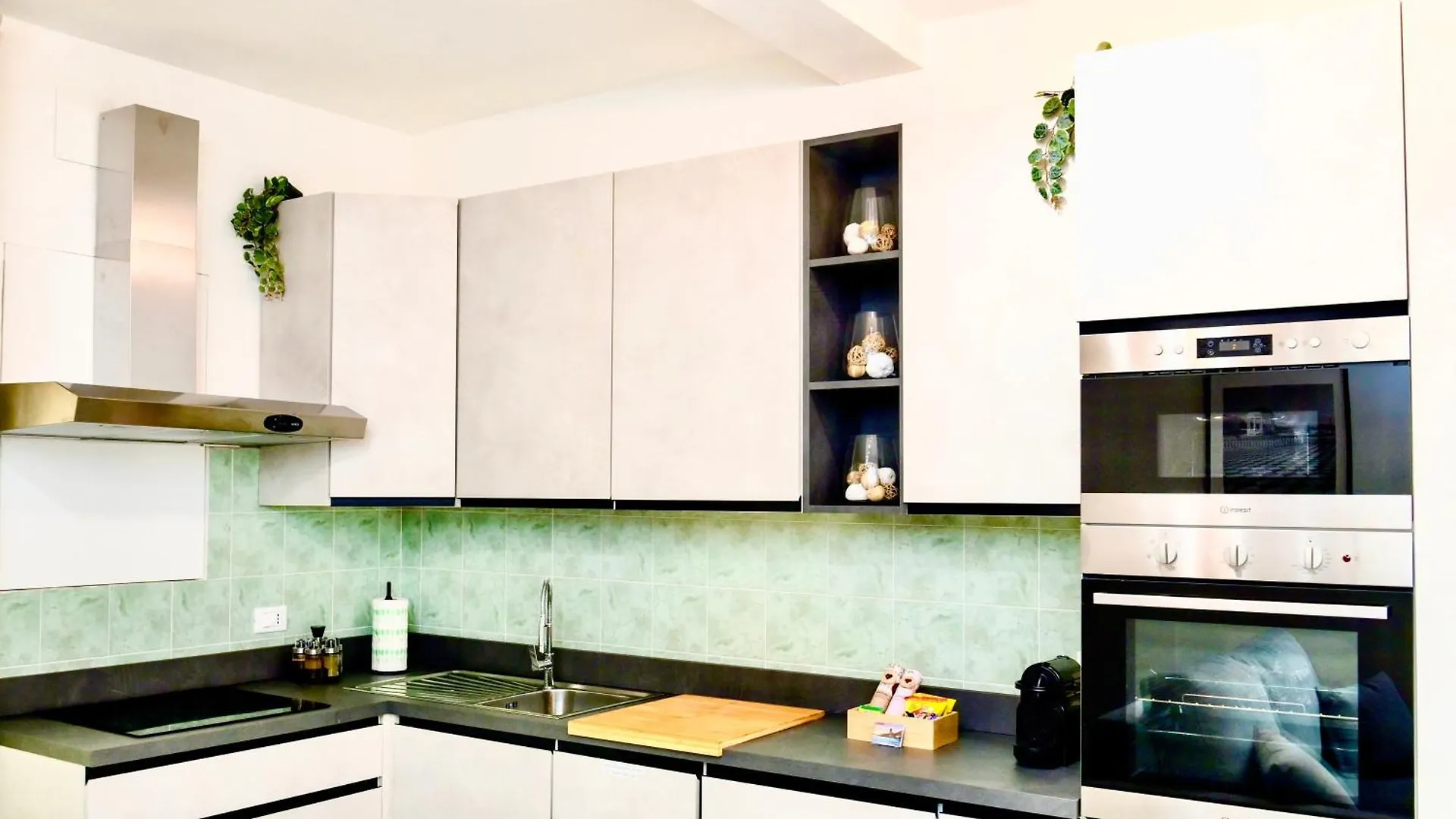 Borgo Apartment, Zona Porto リヴォルノ アパート