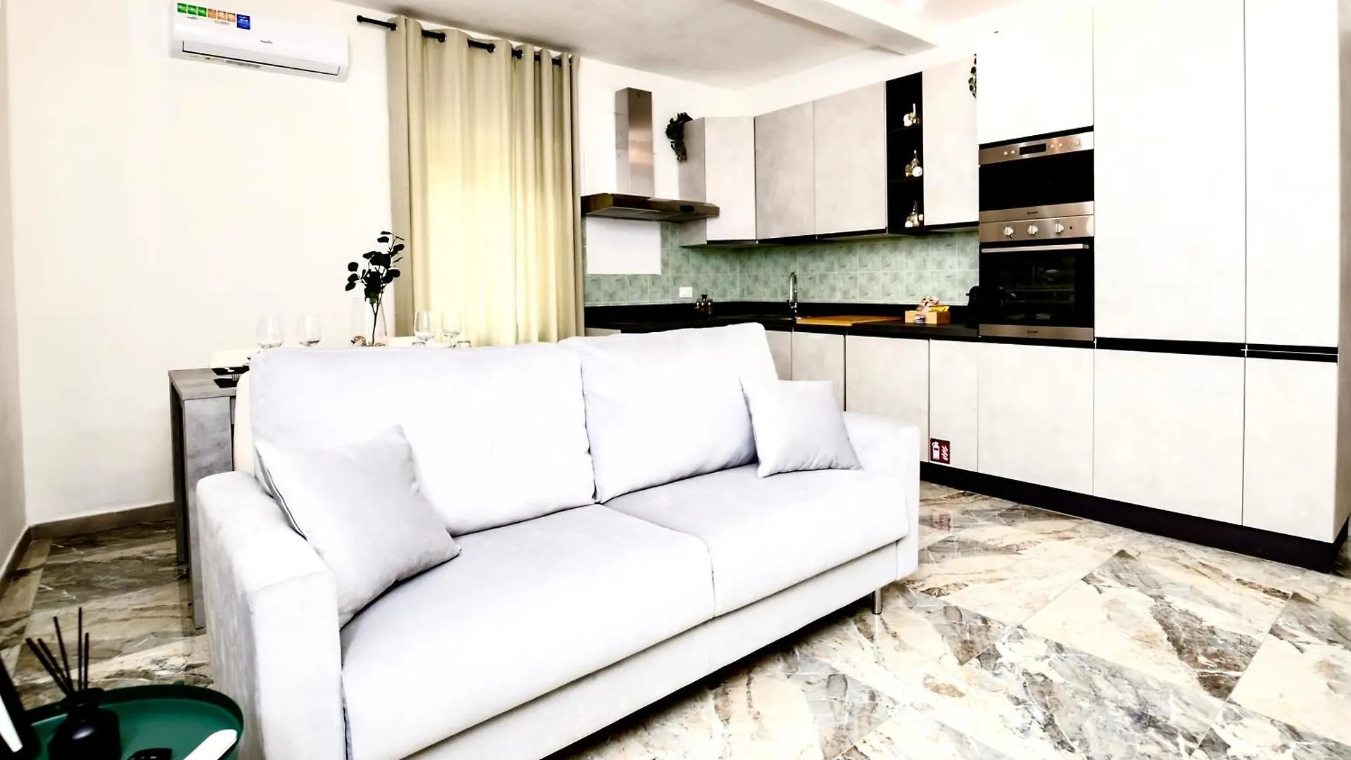 アパート Borgo Apartment, Zona Porto リヴォルノ